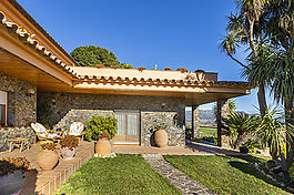 Near to Peralada, house for sale with panoramic views