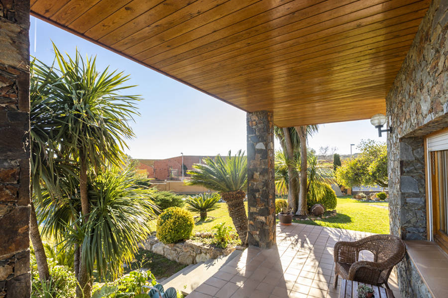 Près de Peralada, Maison à vendre avec vue panoramique