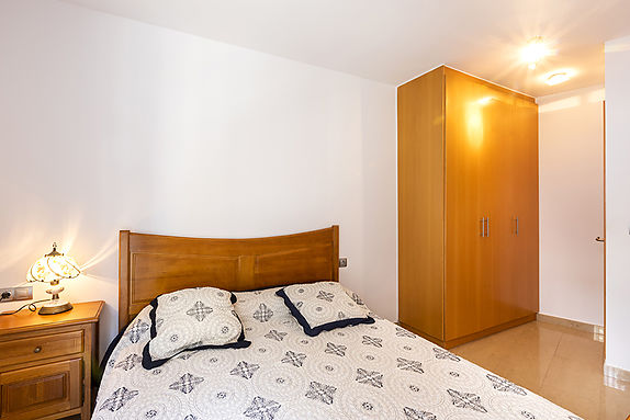 Bonito apartamento en Roses a 3 minutos a pie de la playa y con garaje.