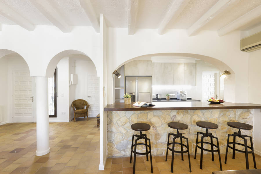 Casa en venta de 256 M2 y una parcela de 900 M2 en Empuriabrava