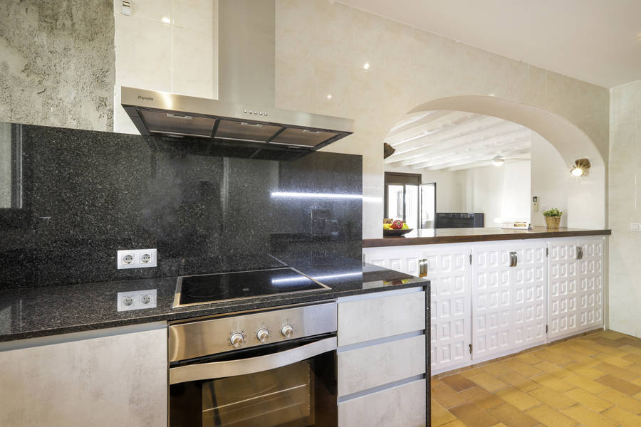 Casa en venta de 256 M2 y una parcela de 900 M2 en Empuriabrava