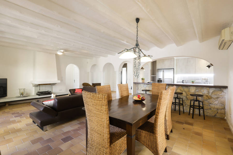 Casa en venta de 256 M2 y una parcela de 900 M2 en Empuriabrava