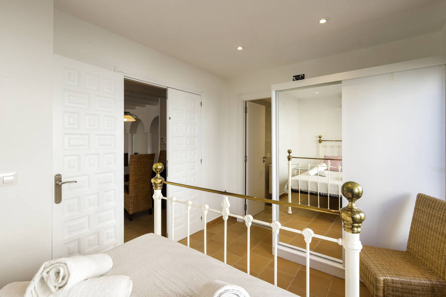 Casa en venta de 256 M2 y una parcela de 900 M2 en Empuriabrava