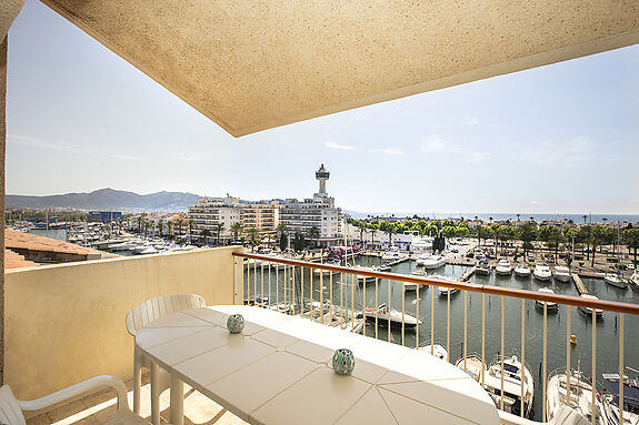 Fantastische geräumige Penthouse mit Meerblick im Hafen von Empuriabrava