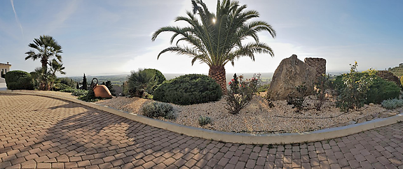 Magnífica villa amb vistes panoràmiques fabuloses sobre la Badia de Roses i l'Empordà