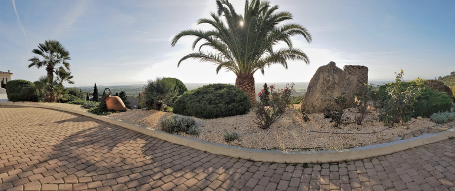 Prachtige Villa met fantastisch panoramisch uitzicht over de baai van Roses en de Empordà