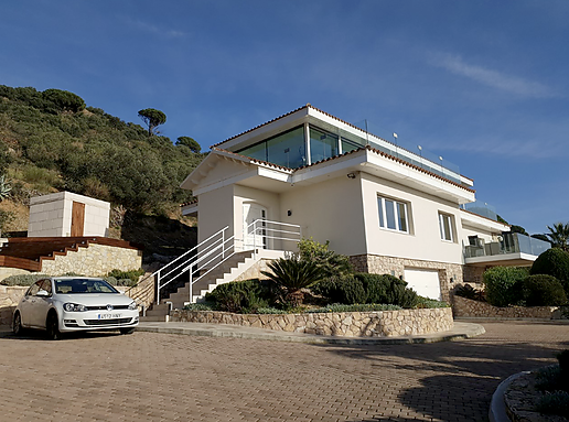 Magnifique Villa avec de fabuleuses vues panoramiques sur la baie de Roses et l'Empordà