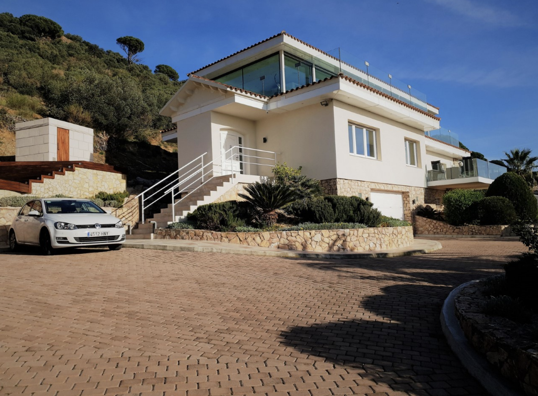 Magnífica villa amb vistes panoràmiques fabuloses sobre la Badia de Roses i l'Empordà