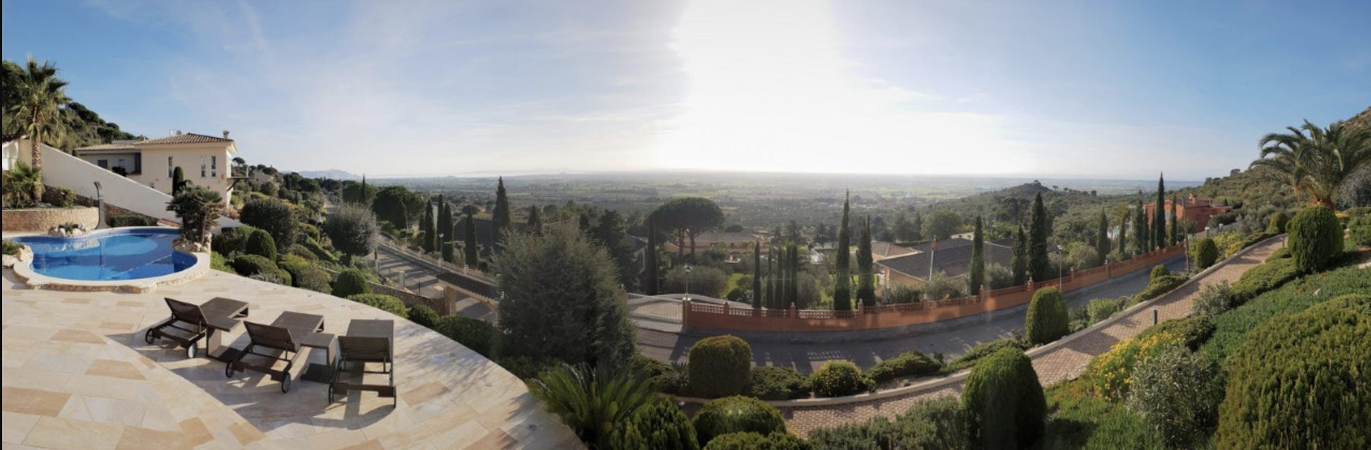 Magnífica villa amb vistes panoràmiques fabuloses sobre la Badia de Roses i l'Empordà