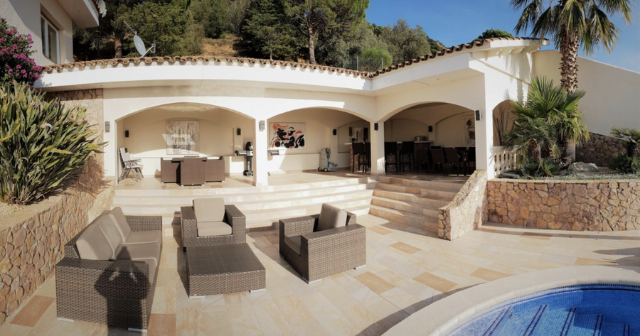 Wunderschönes Villa mit fabelhaftem Panoramablick über die Bucht von Roses und das Empordà
