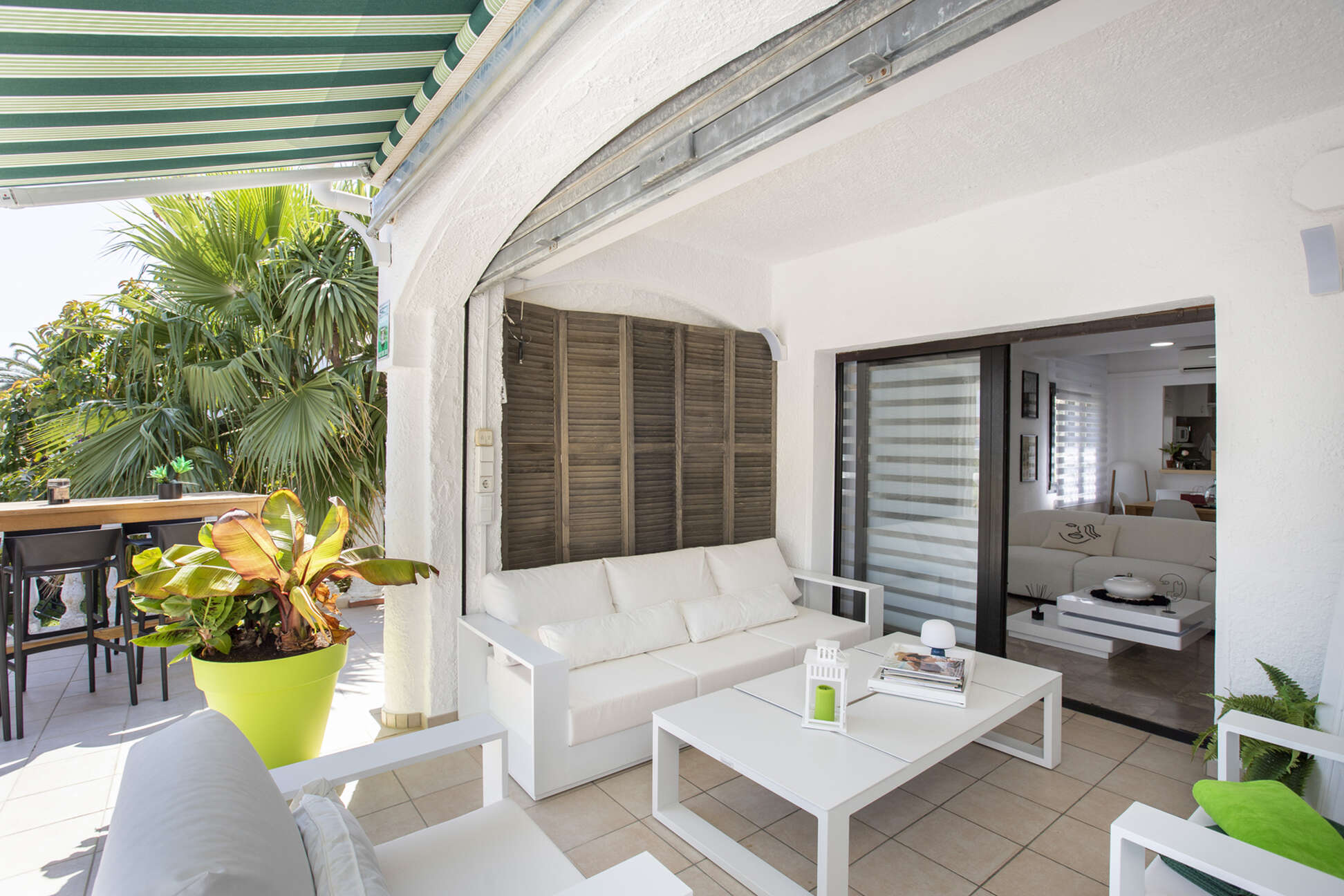 Villa al canal Segre, 1079 mts de parcel.la i 25 mts de amarratge