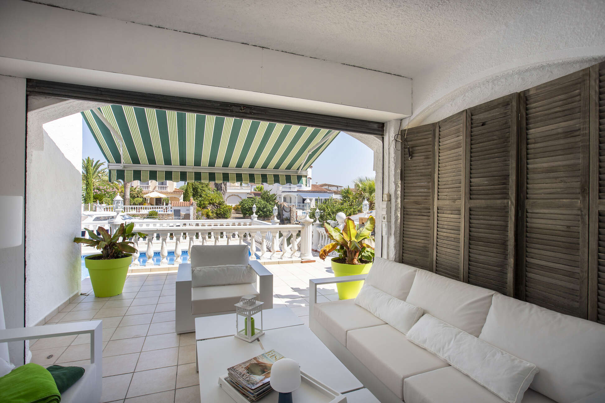 Villa al canal Segre, 1079 mts de parcel.la i 25 mts de amarratge