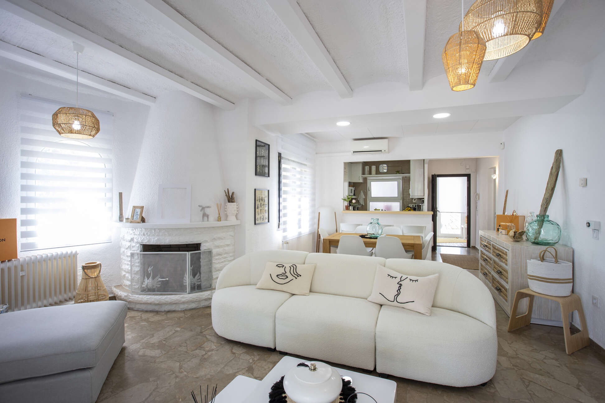 Villa al canal Segre, 1079 mts de parcel.la i 25 mts de amarratge