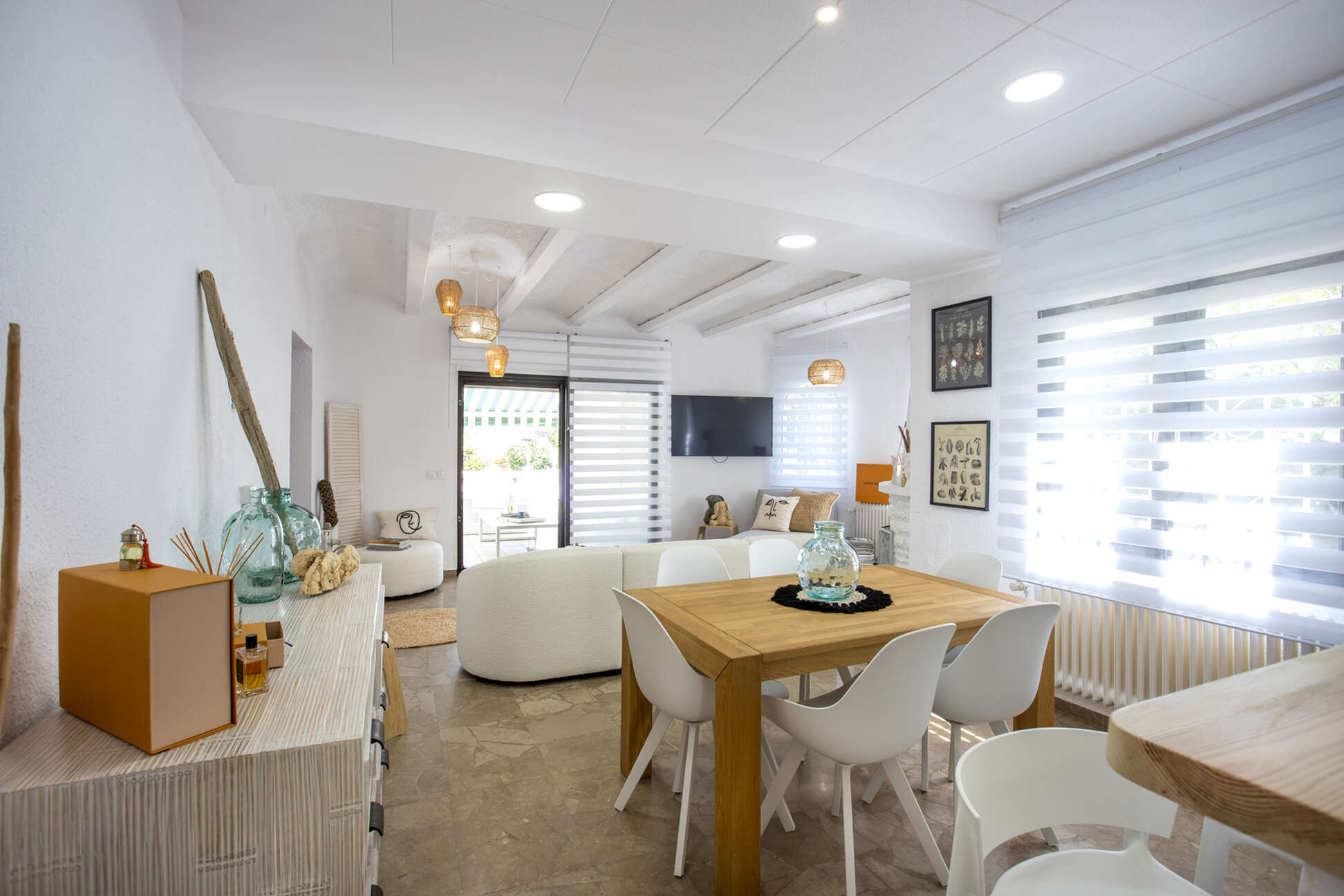 Villa al canal Segre, 1079 mts de parcel.la i 25 mts de amarratge