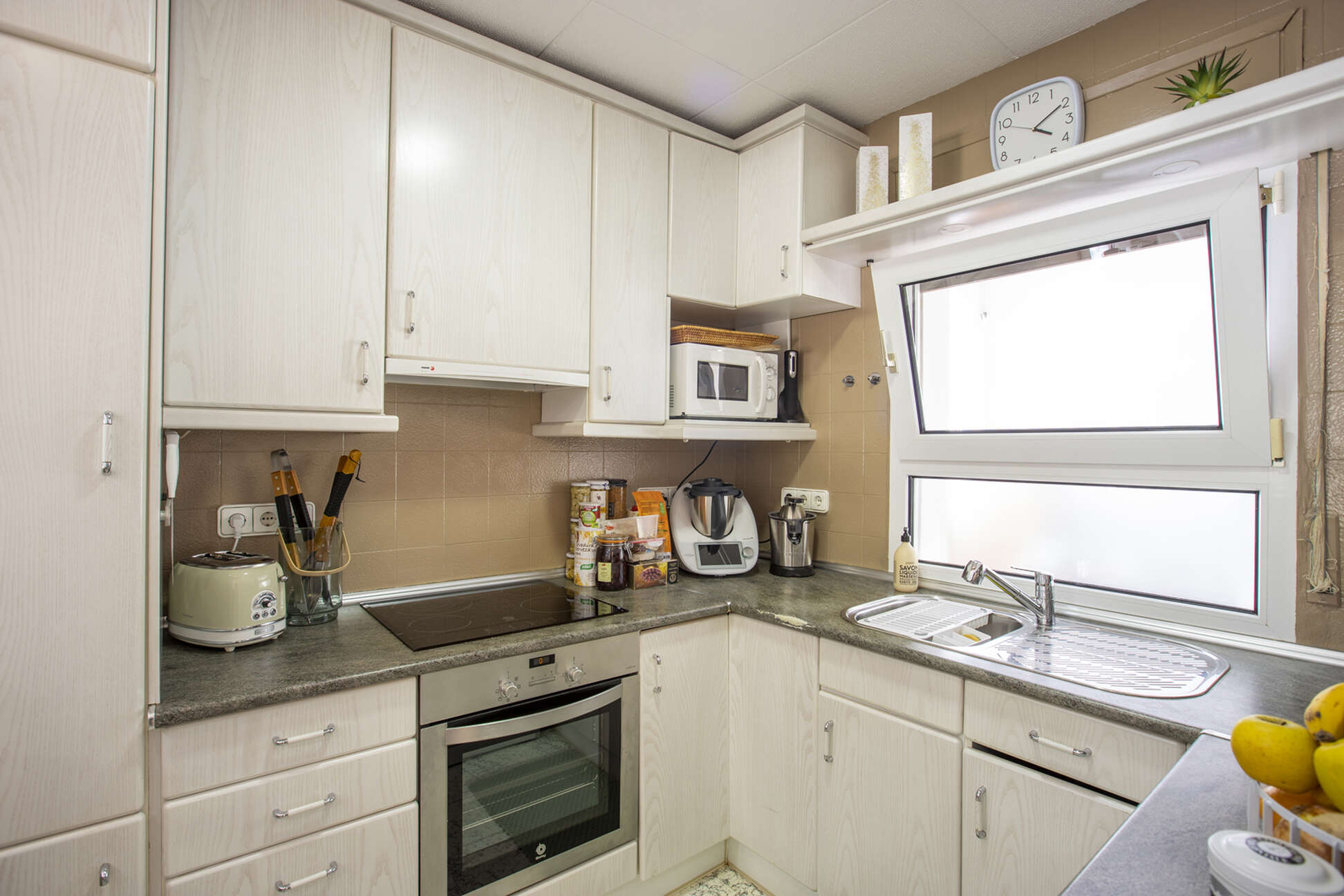 Villa al canal Segre, 1079 mts de parcel.la i 25 mts de amarratge