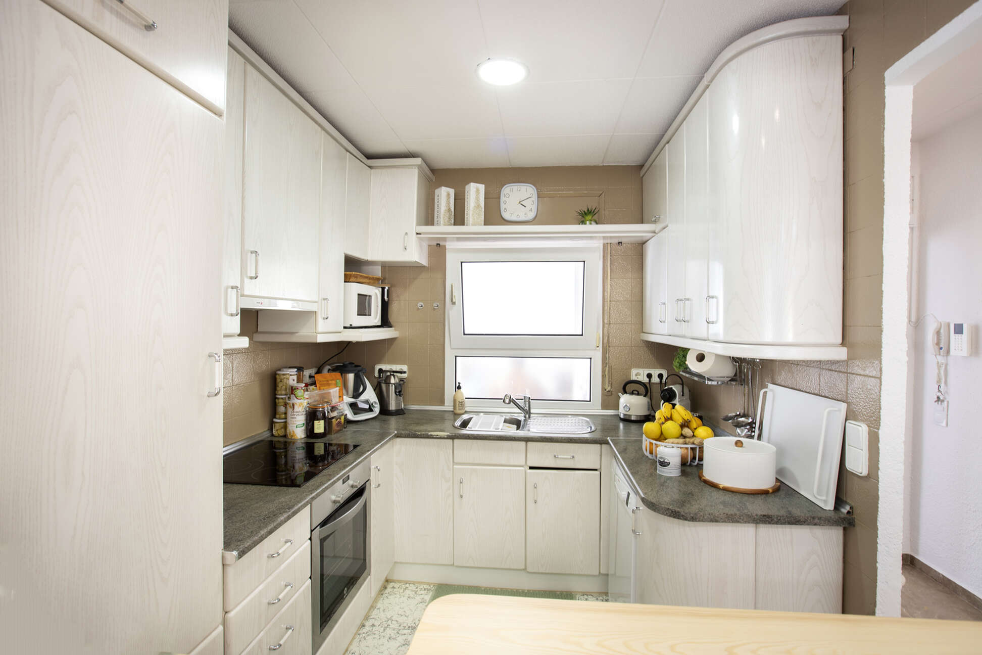 Villa al canal Segre, 1079 mts de parcel.la i 25 mts de amarratge
