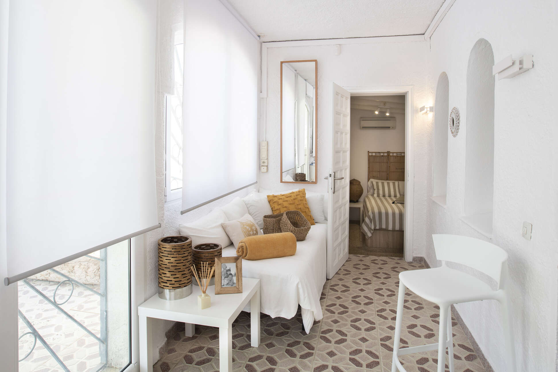 Villa al canal Segre, 1079 mts de parcel.la i 25 mts de amarratge