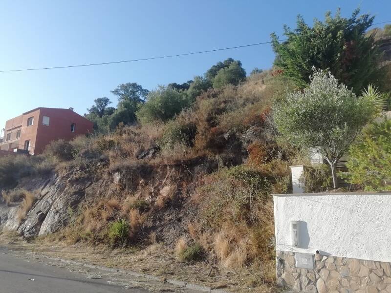 Large plot with sea view of 1097m2 to build a single-family house