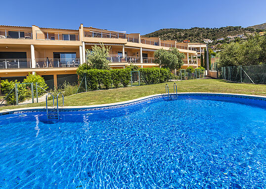 Fantastische Maisonette-Wohnung mit Blick über die Bucht von Roses zu verkaufen