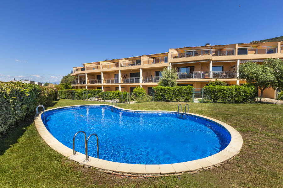 Fantastique appartement en duplex à vendre avec vue sur la baie de Roses