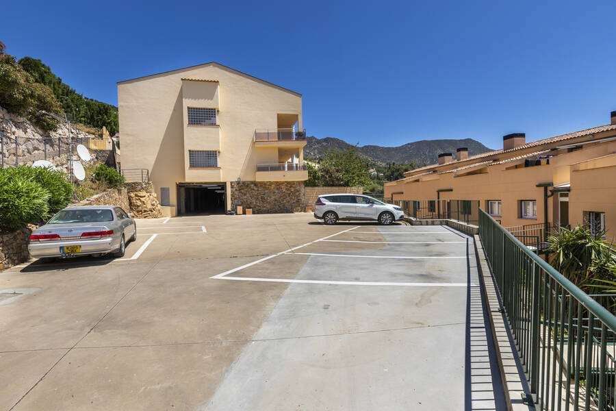 Fantastique appartement en duplex à vendre avec vue sur la baie de Roses