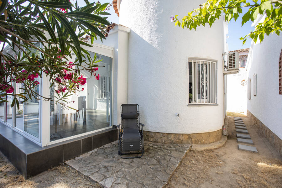 Gelijkvloers huis op 700 meter van het strand