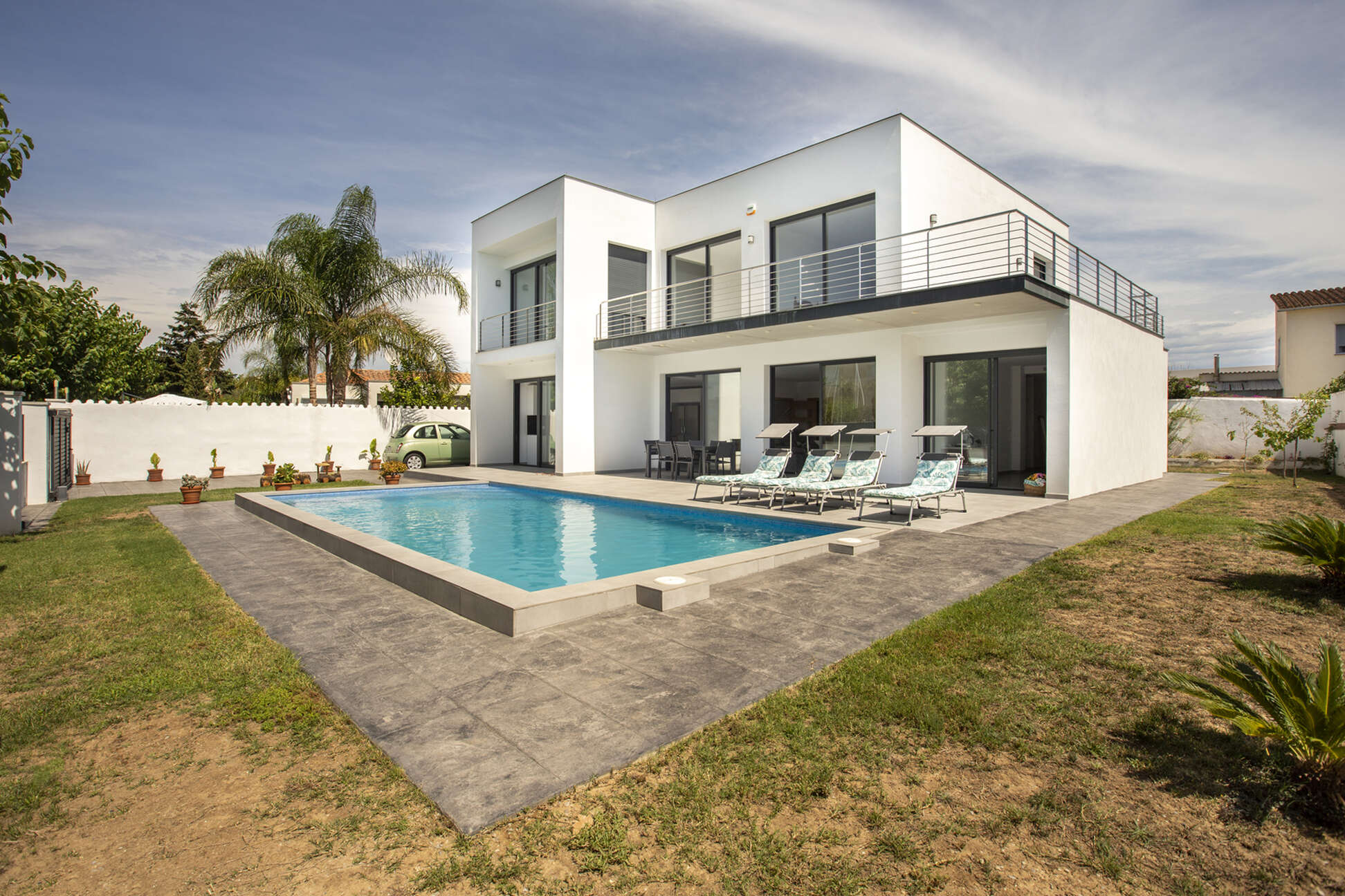 Fantastic villa for sale in an exclusive area of Empuriabrava