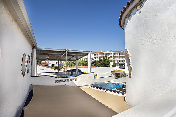 Unique opportunity: Two magnificent houses for sale on a single plot.