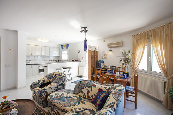 Unique opportunity: Two magnificent houses for sale on a single plot.