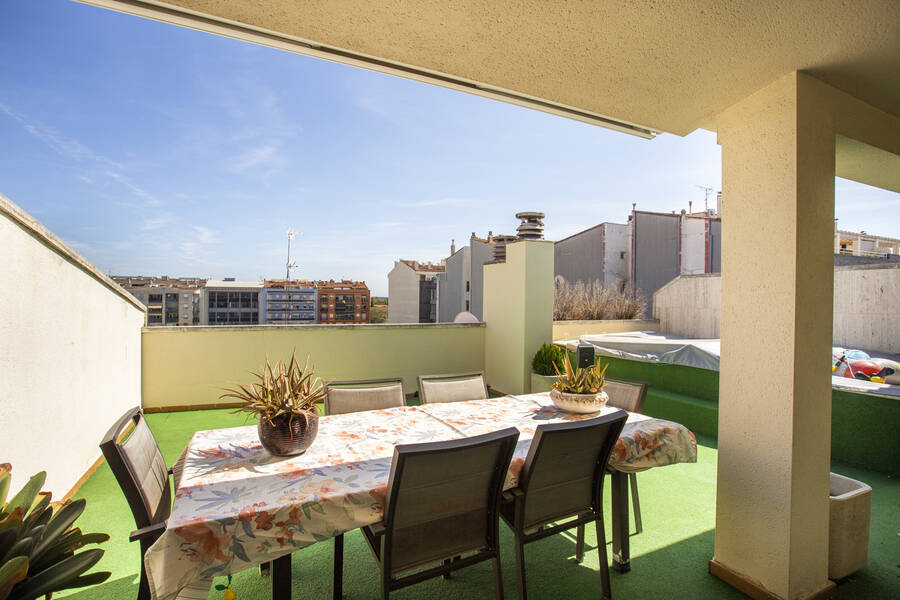 Geräumiges Dachgeschoss zum Verkauf in Figueres