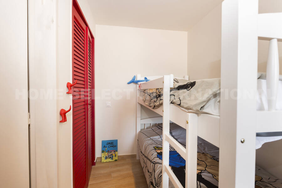 Apartament  modern de 2 habitacions situat al port d'Empuriabrava