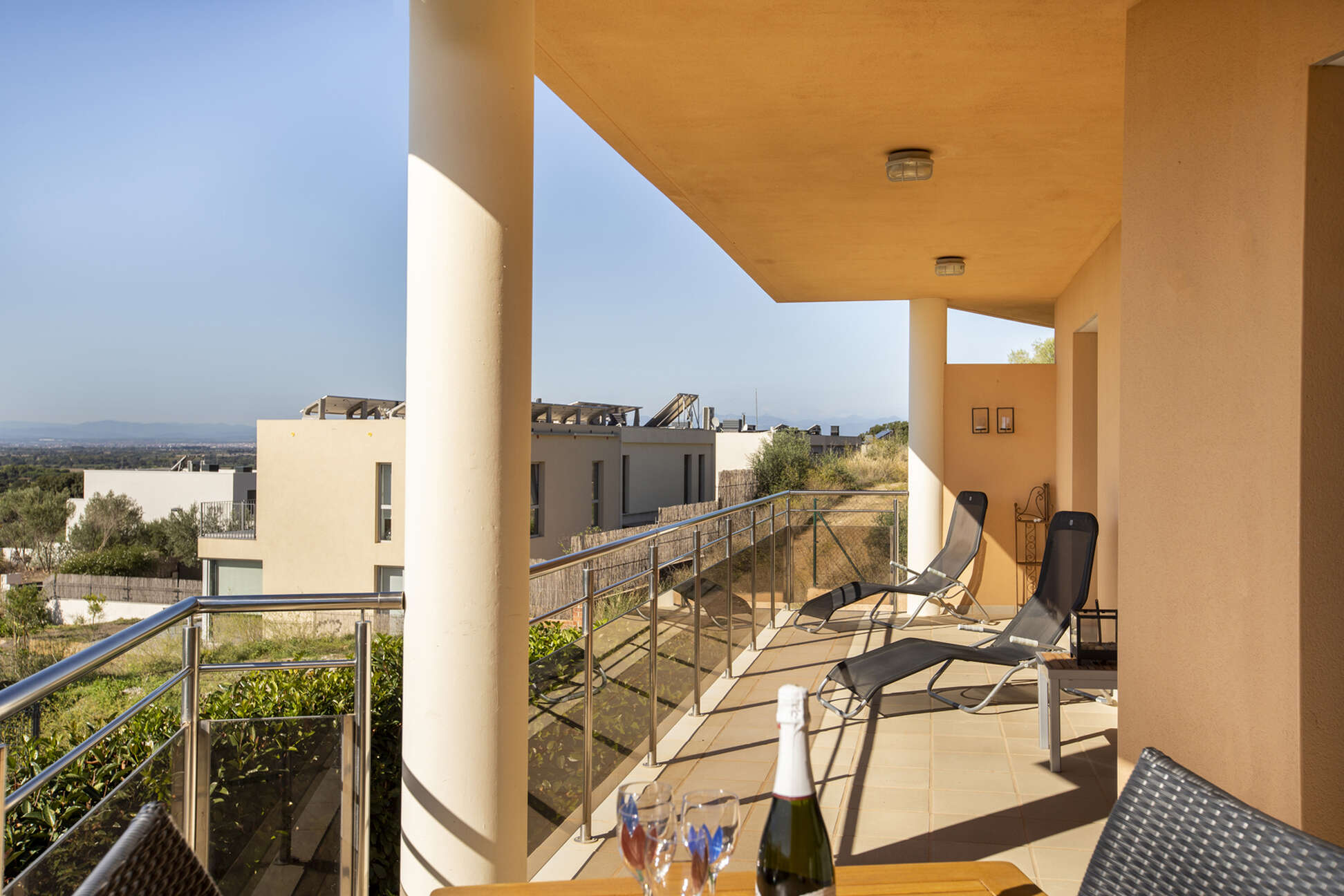 Exklusives Duplex-Penthouse mit Gemeinschaftspool in Palau Saverdera zu verkaufen