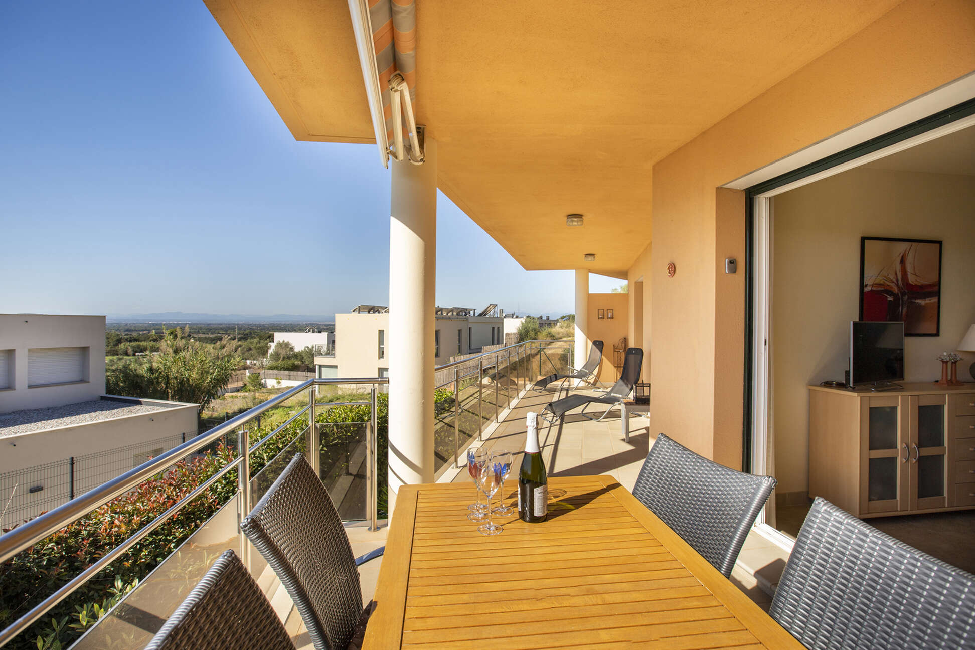 Exklusives Duplex-Penthouse mit Gemeinschaftspool in Palau Saverdera zu verkaufen