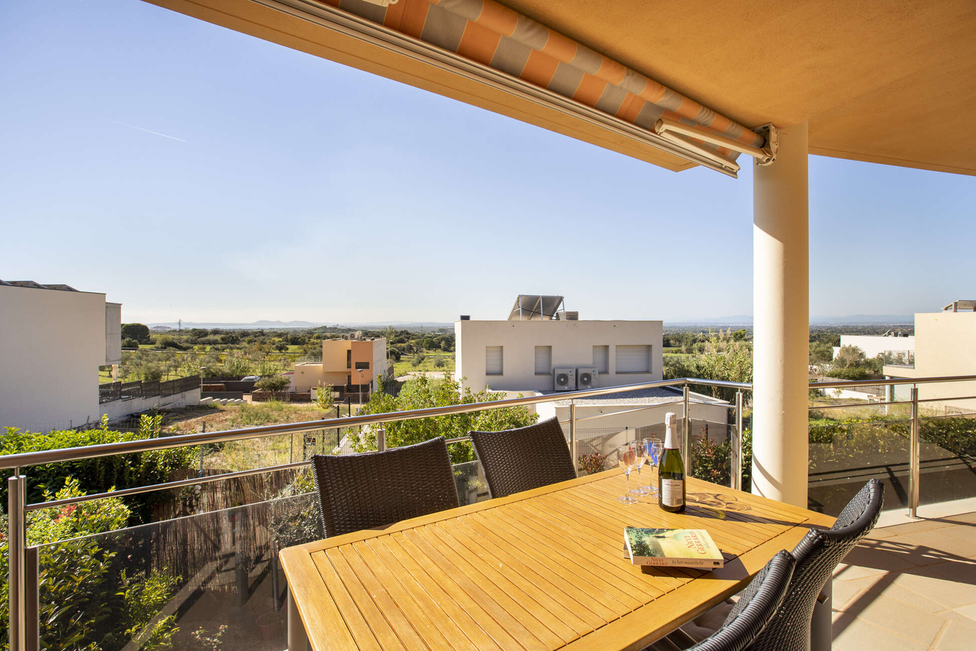 Exklusives Duplex-Penthouse mit Gemeinschaftspool in Palau Saverdera zu verkaufen