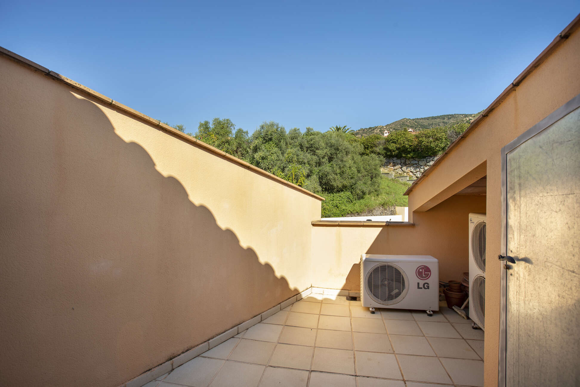 Exklusives Duplex-Penthouse mit Gemeinschaftspool in Palau Saverdera zu verkaufen