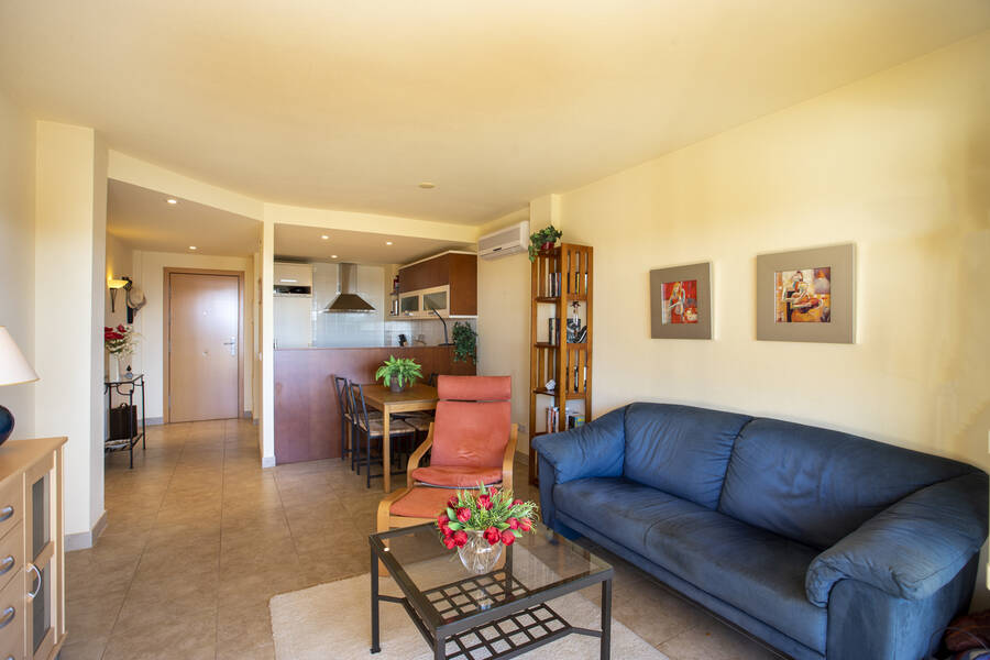 Exclusive duplex penthouse for sale with community pool in Palau Saverdera