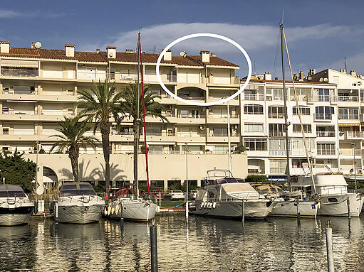 Fantastique spacieux attique vue sur la mer dans le port d'Empuriabrava