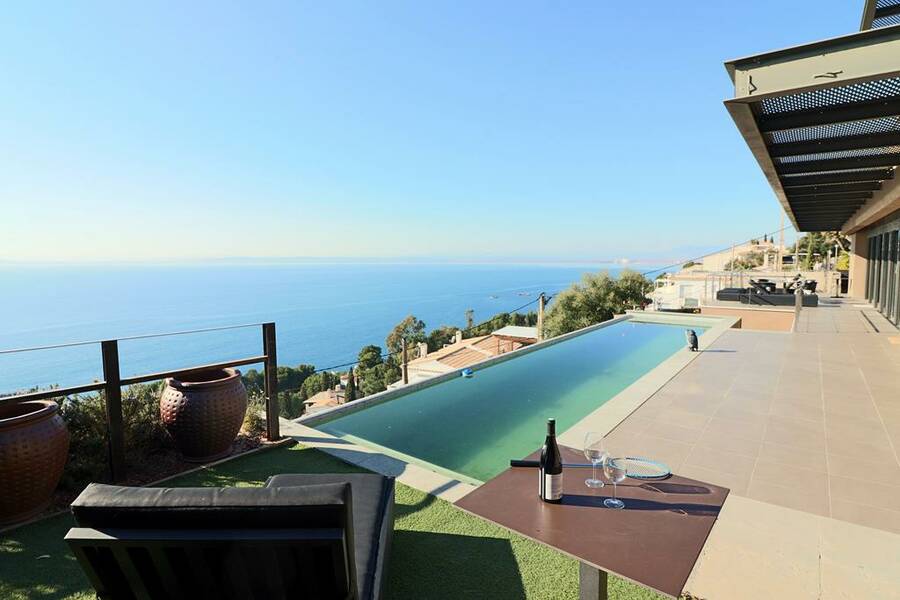 Casa alto standing en Almadraba con inmejorables vistas al mar