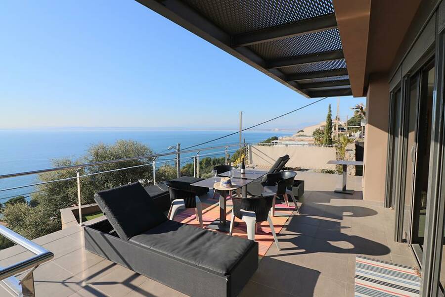 Casa alto standing en Almadraba con inmejorables vistas al mar