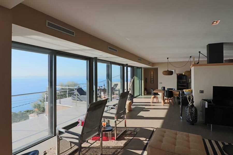 Casa alto standing en Almadraba con inmejorables vistas al mar