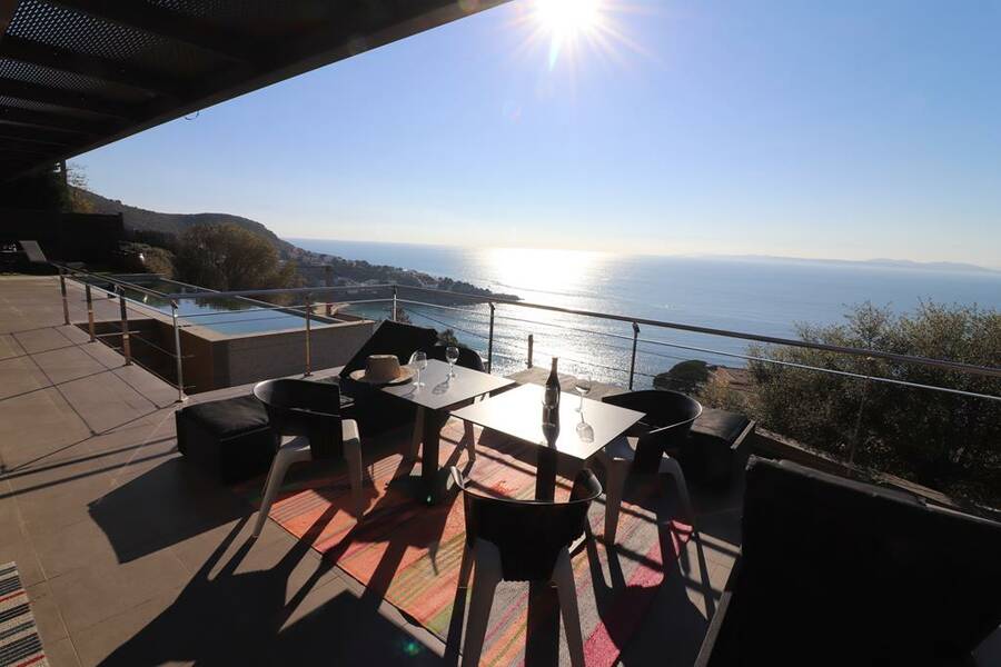 Casa alto standing en Almadraba con inmejorables vistas al mar