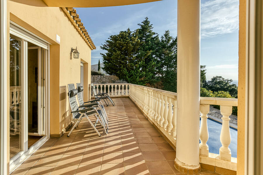 Casa con 2 terrenos, piscina en venta en Palau Saverdera