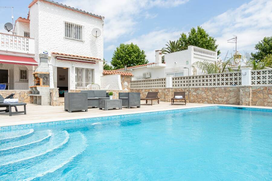 Empuriabrava, holliday house with 4 bedrooms and 2 bathrooms