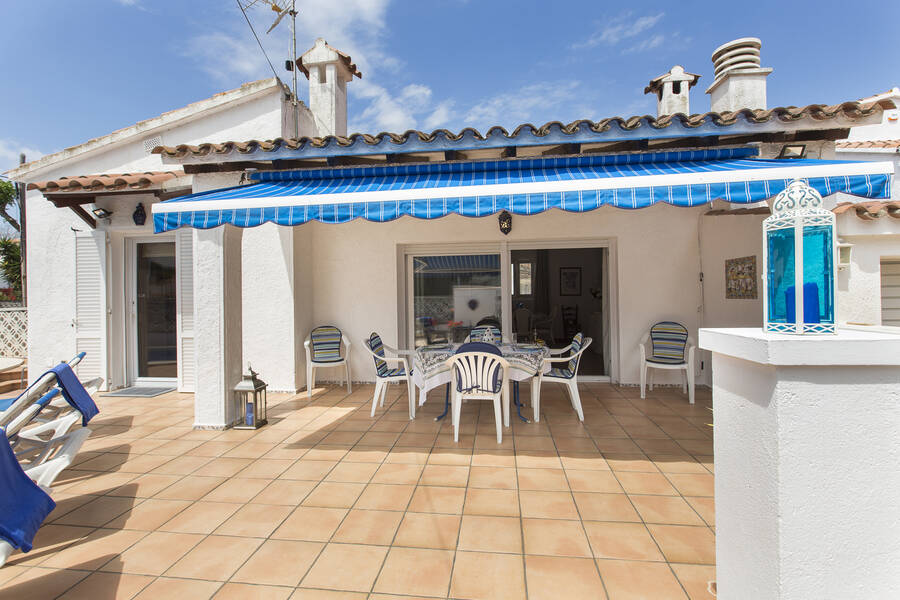 Oportunidad única: Magnifica casa con piscina en Empuriabrava en venta