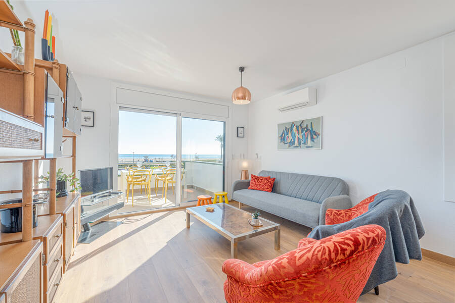 Unique apartment on the seafront with large terrace