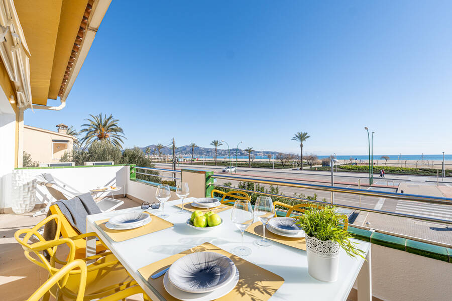 Unique apartment on the seafront with large terrace