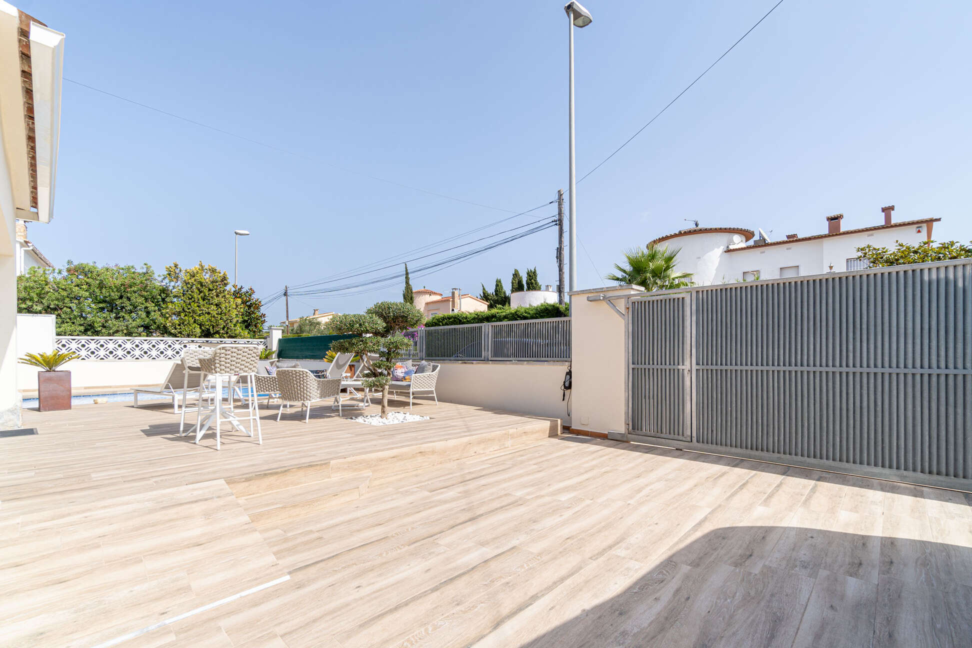 Oportunidad: Casa de planta baja con piscina en venta