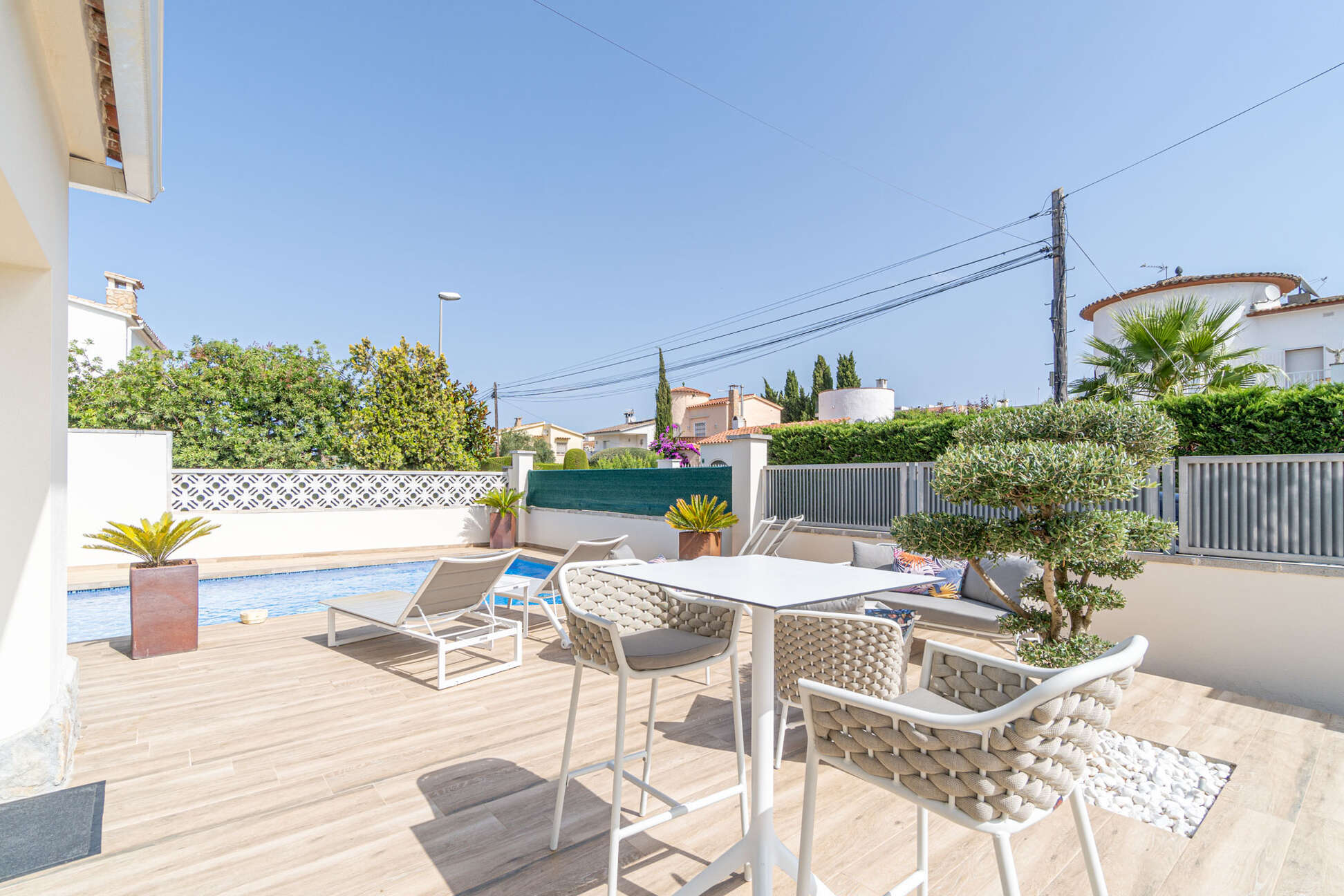 Oportunidad: Casa de planta baja con piscina en venta