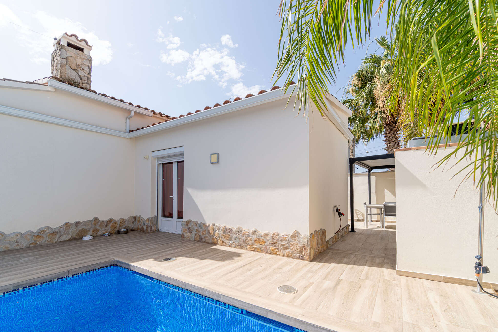 Oportunidad: Casa de planta baja con piscina en venta