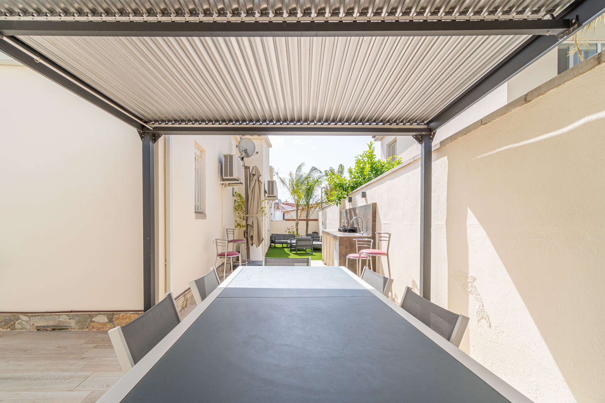 Oportunidad: Casa de planta baja con piscina en venta